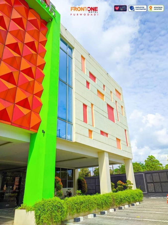 Front One Hotel Purwodadi Purwodadi  Eksteriør billede