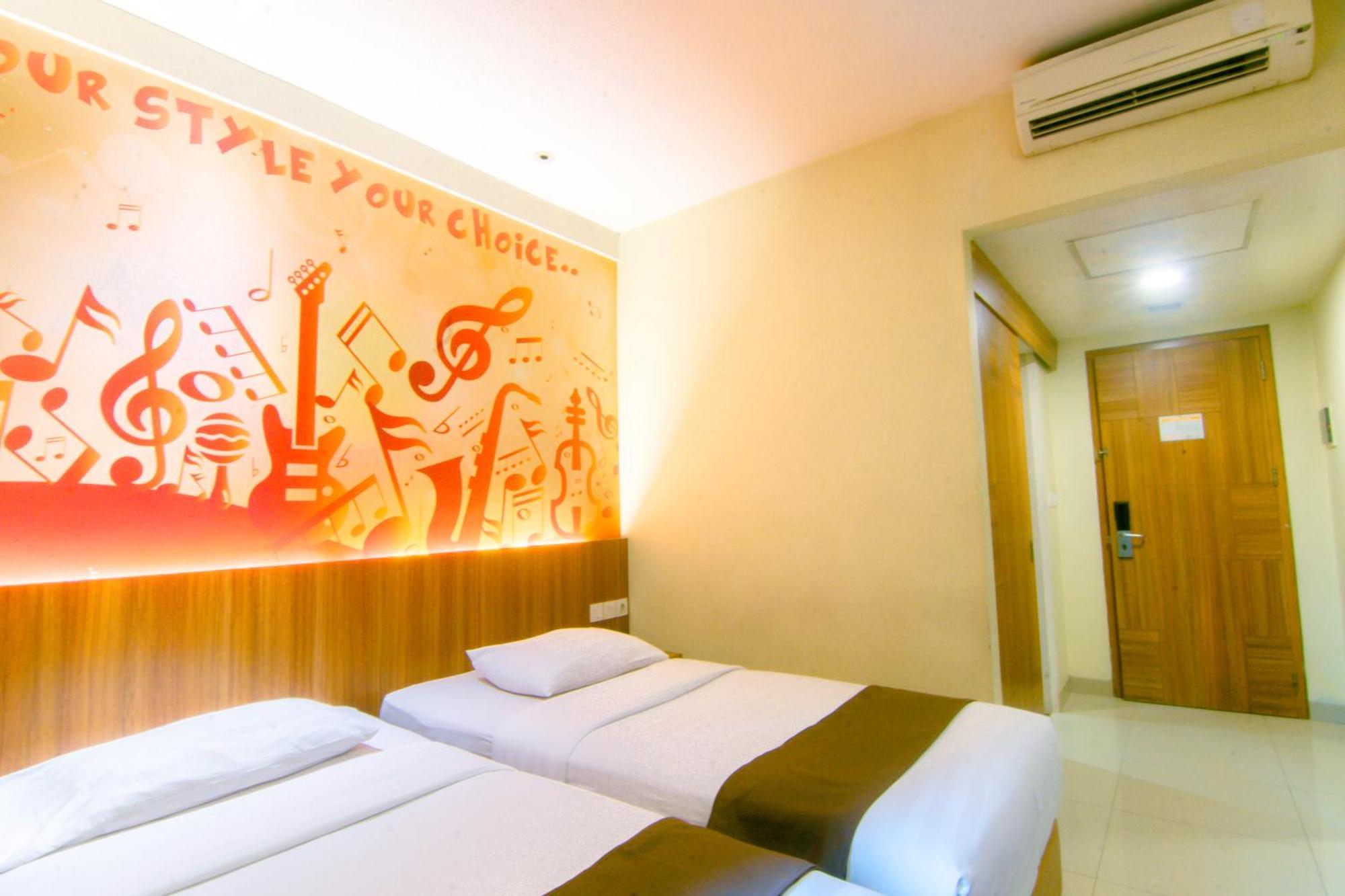 Front One Hotel Purwodadi Purwodadi  Eksteriør billede