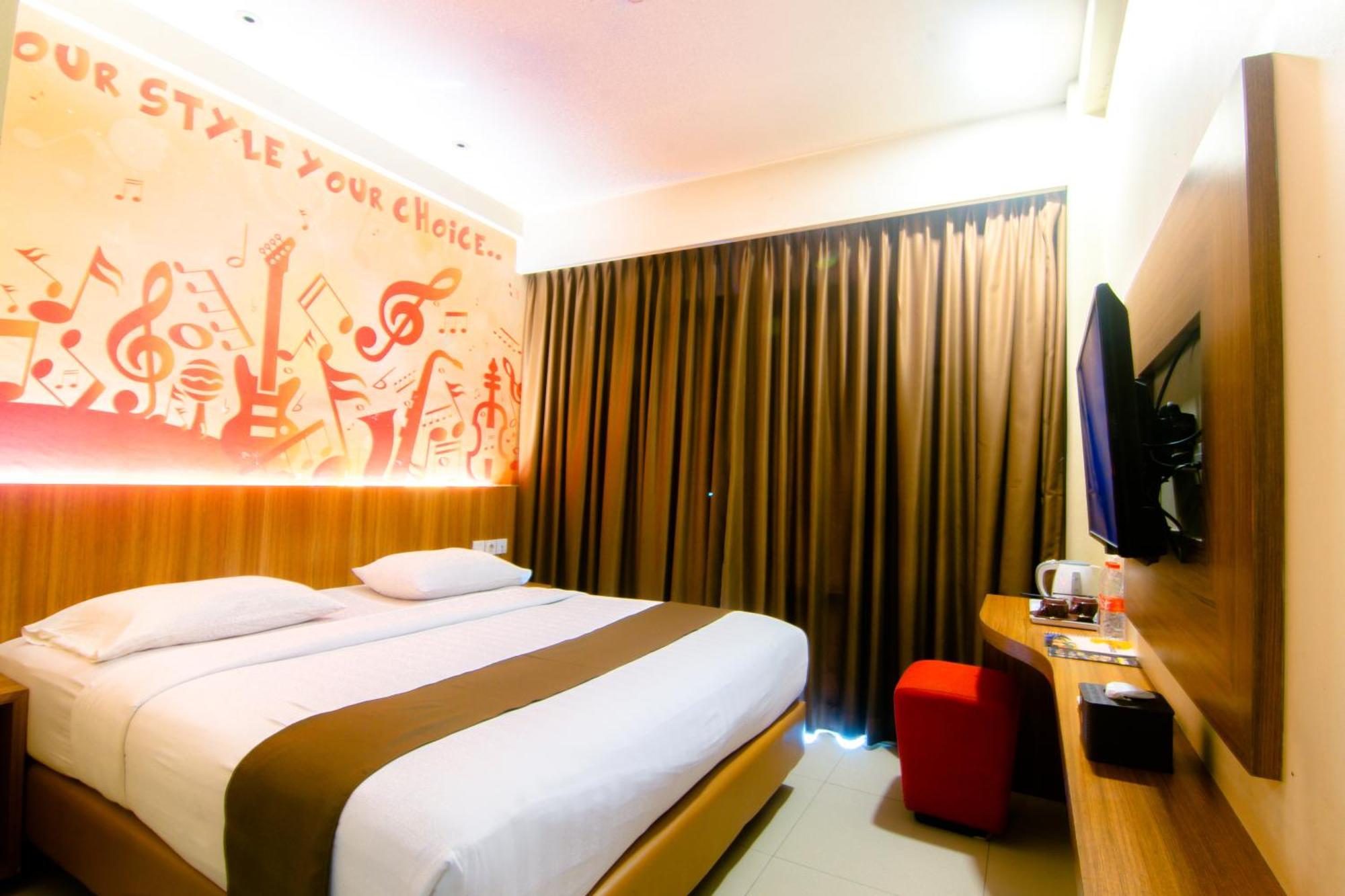 Front One Hotel Purwodadi Purwodadi  Eksteriør billede